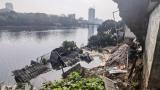 Sạt lở sông Nhuệ, nhiều nhà dân có nguy cơ bị cuốn trôi