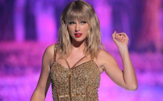 Taylor Swift bị kiện vì bản quyền