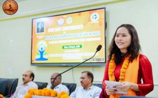 Phạm Thị Cúc làm giảng viên Yoga tại các trường đại học Ấn Độ