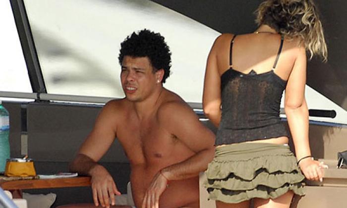 “Người ngoài hành tinh” Ronaldo và bí mật gây sốc về sex