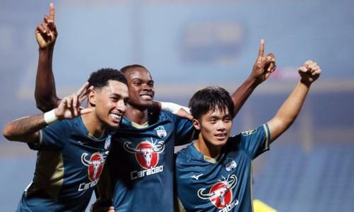 Bóng đá Việt Nam gặp bất lợi vì quy định mới của AFC