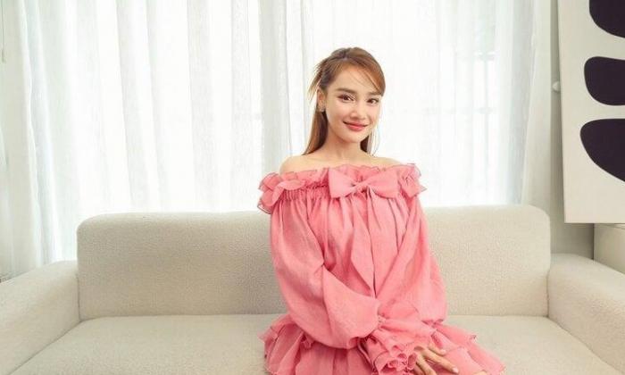 Nhã Phương sinh con gái bắt Trường Giang ký cam kết đặc biệt