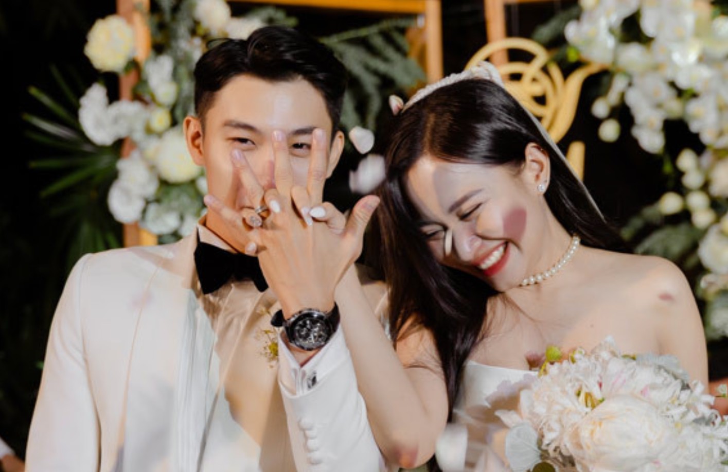 Nàng dâu Vĩnh Long thích ăn vú sữa, mẹ chồng mua luôn cây giống về trồng